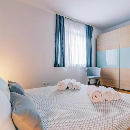 Awesome Apartment In Selce With House Sea View Apartment *