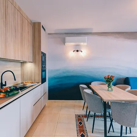 Awesome Apartment In Selce With House Sea View Apartment *